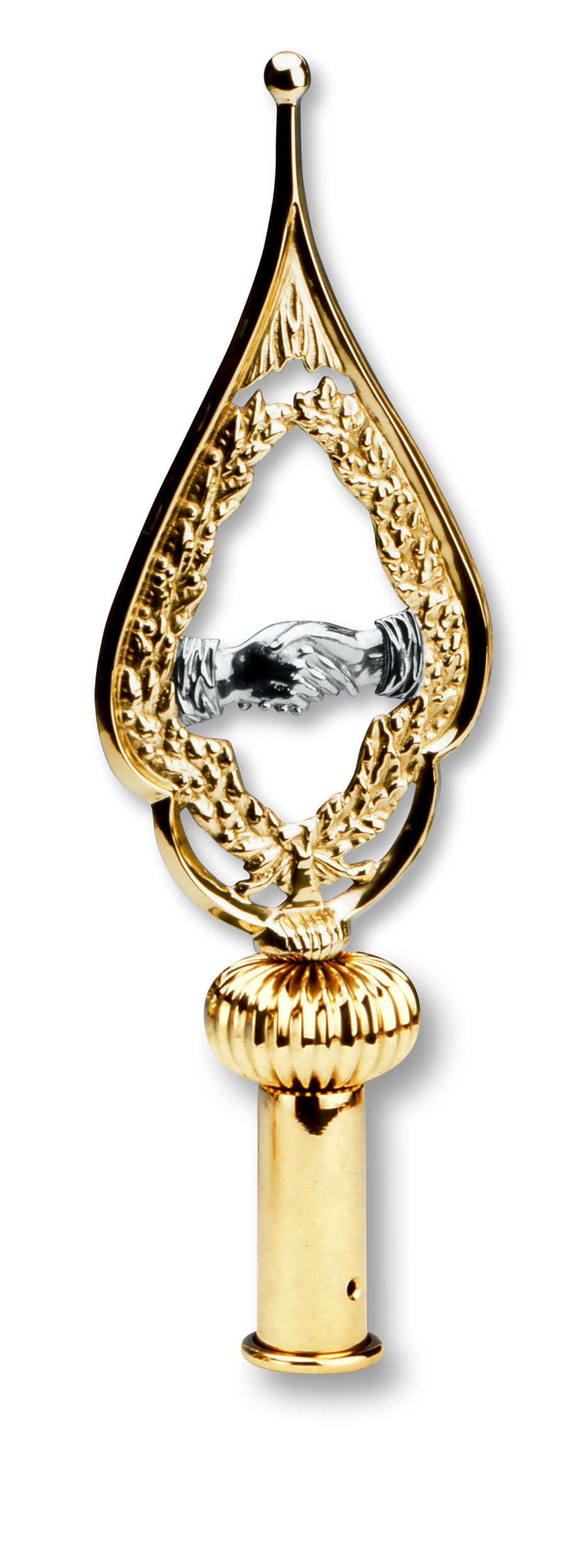 Zwei ineinander verschlungene Hände als Zeichen der Freundschaft in silber in einem goldenen, spitz zulaufenden Rahmen.